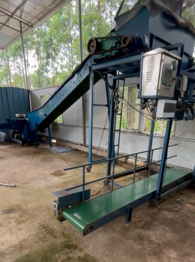 超細青綠牧草秸稈粉碎發(fā)酵一體機：時產6噸的養(yǎng)殖成本降低利器